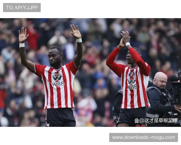 桑德兰十年首迎德比，光明球场气氛热烈